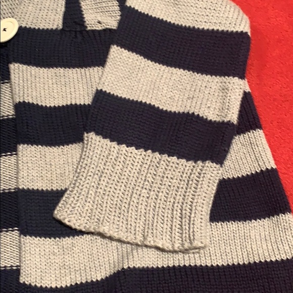 Sweater - Picture 5 of 6